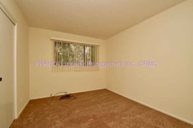 Building Photo - 104 Wisteria Way
