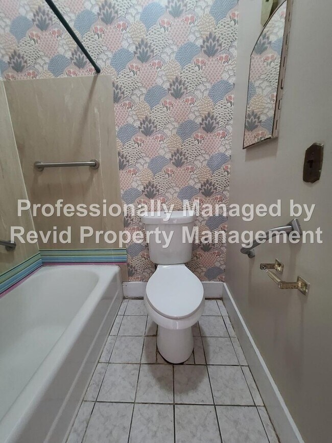 Building Photo - 288 N McLean Blvd