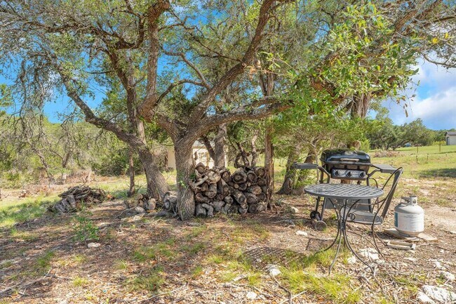 Building Photo - 1089 Hidden Hills Dr