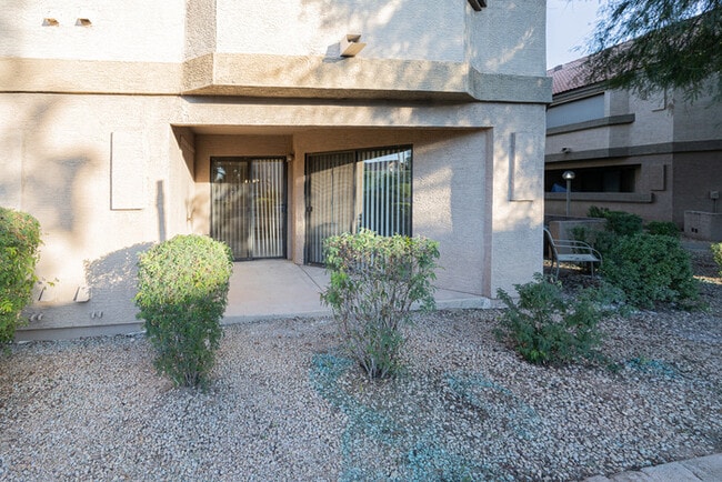 Building Photo - 1287 N Alma School Rd