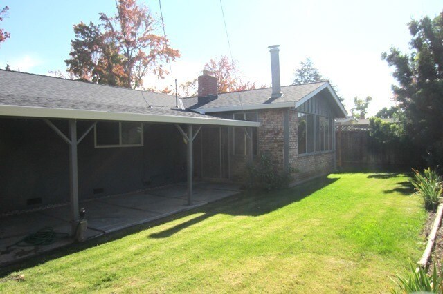 Building Photo - 829 Rockwood Dr