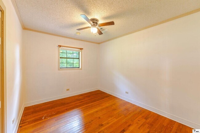 Building Photo - 129 LA-860