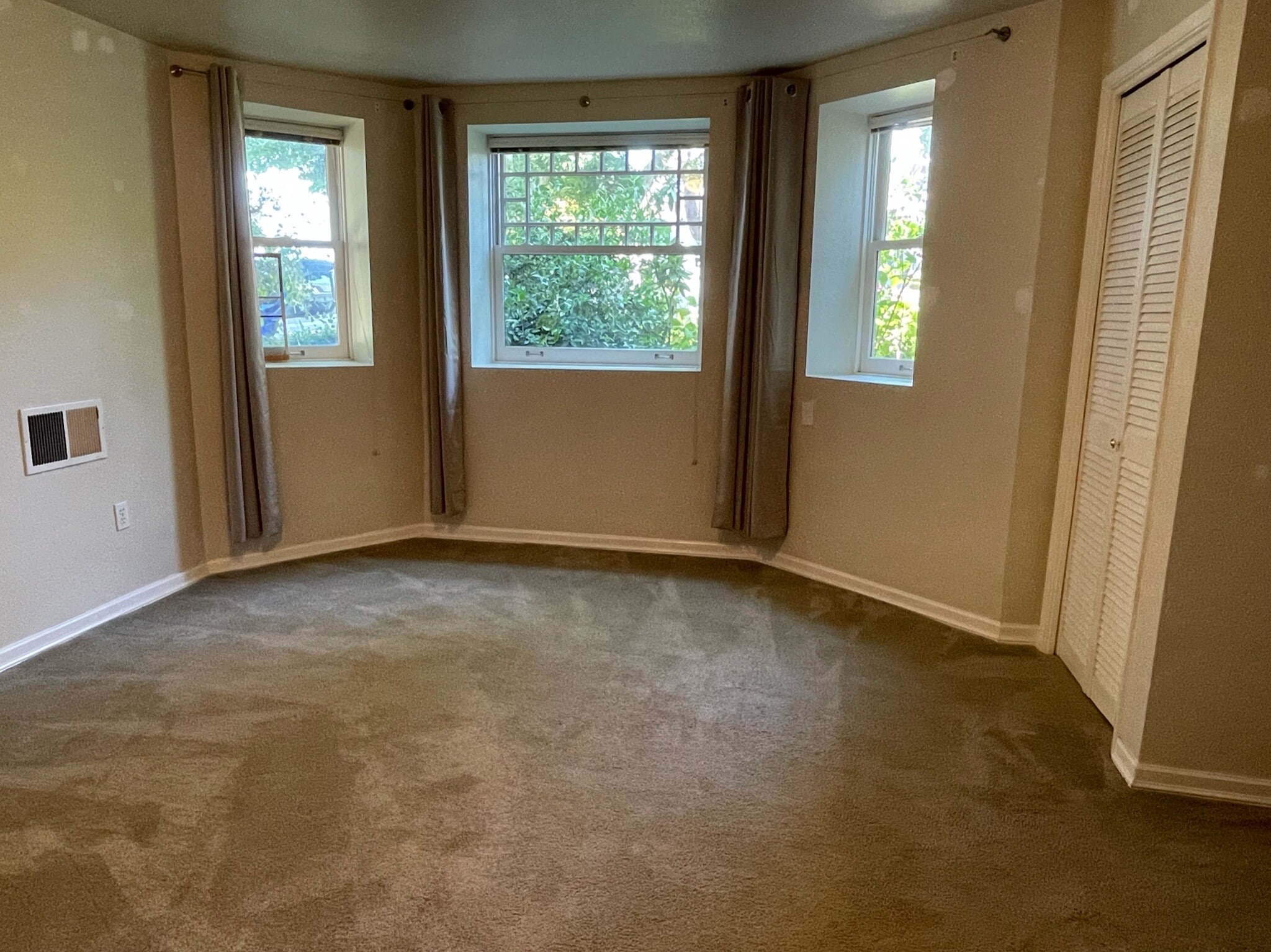 Master Suite - 1524 Pacific Ave