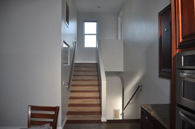 Building Photo - La Mesa Detached 4Br/2BA located in Academ...
