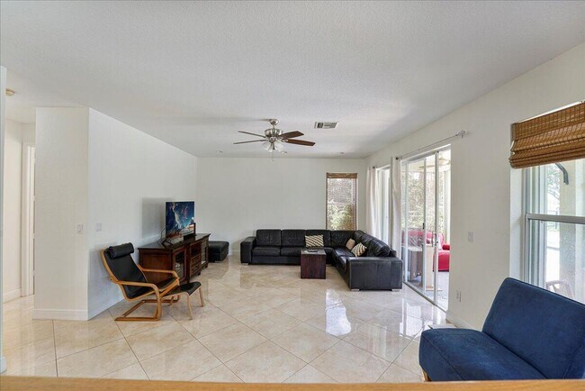 Building Photo - 19059 Skyridge Cir