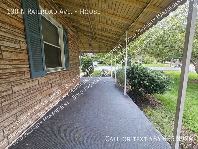 Building Photo - 130 N Railroad St