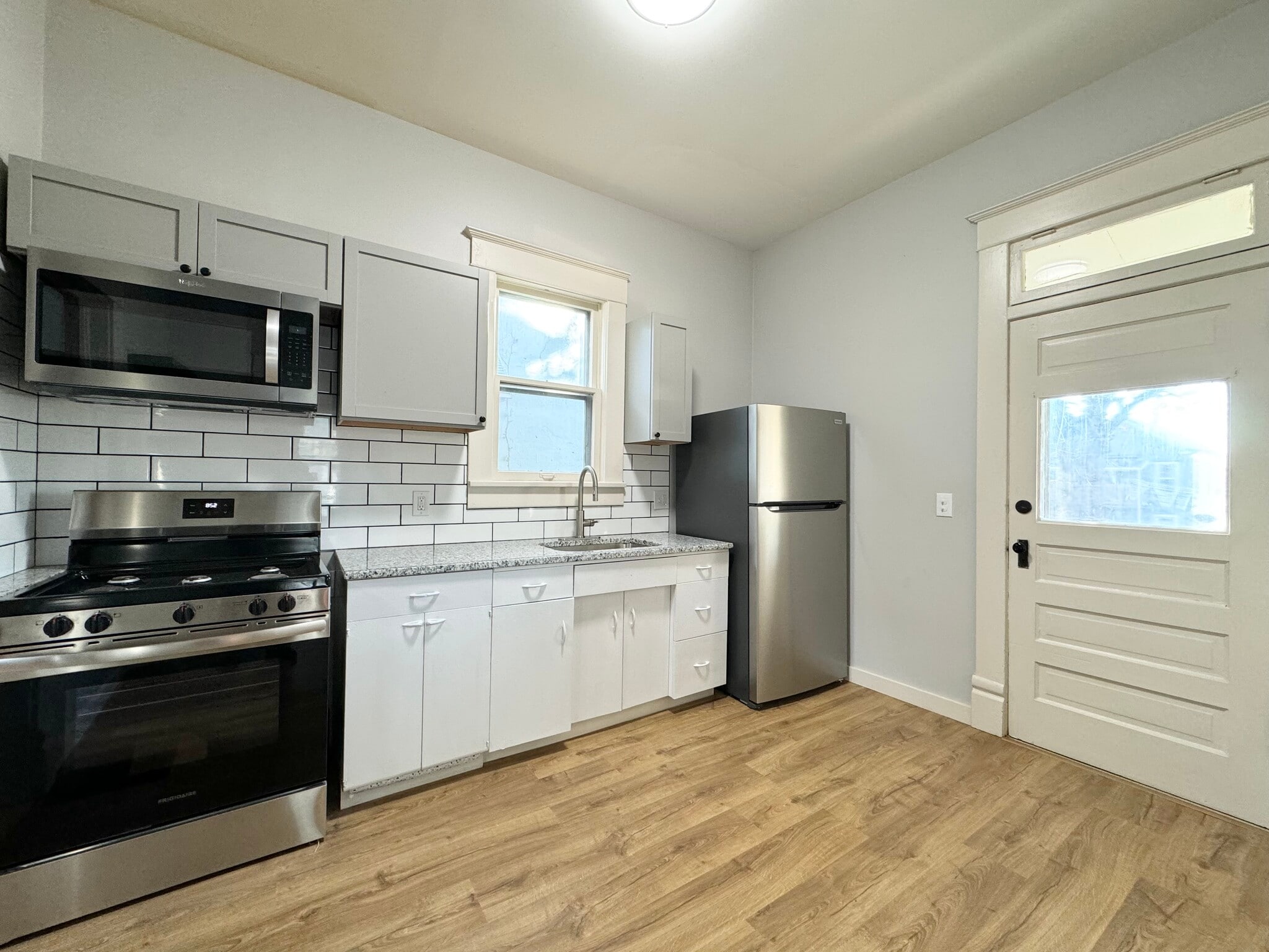 Building Photo - 617 Splitlog Ave