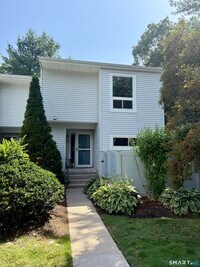 Building Photo - 562 Oak Ave