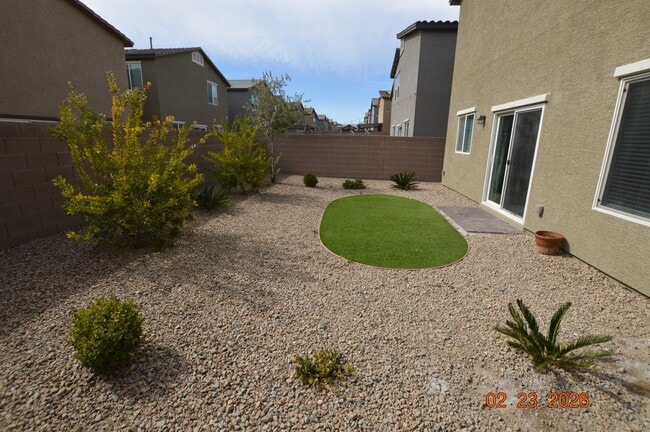 Building Photo - 7925 Savannah Sky Ave