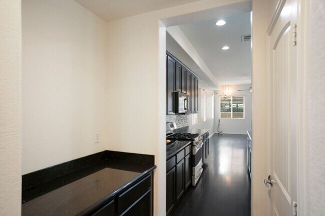 Building Photo - 3 Story Home With Large Loft IN Providence