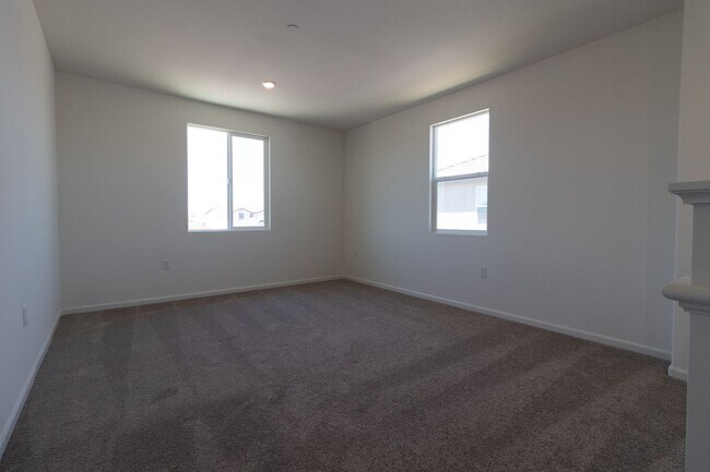 Building Photo - Stunning new home for rent in Manteca!