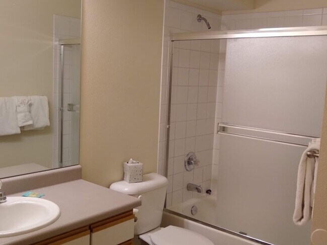 Building Photo - Monthly Rental- Cinnamon Ridge 123