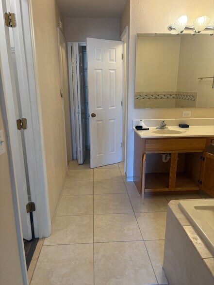 Building Photo - 10433 Fly Fishing St