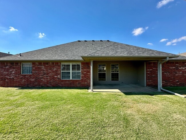 Building Photo - Beautiful 4 Bed / 2 Bath Home in Fort Smith