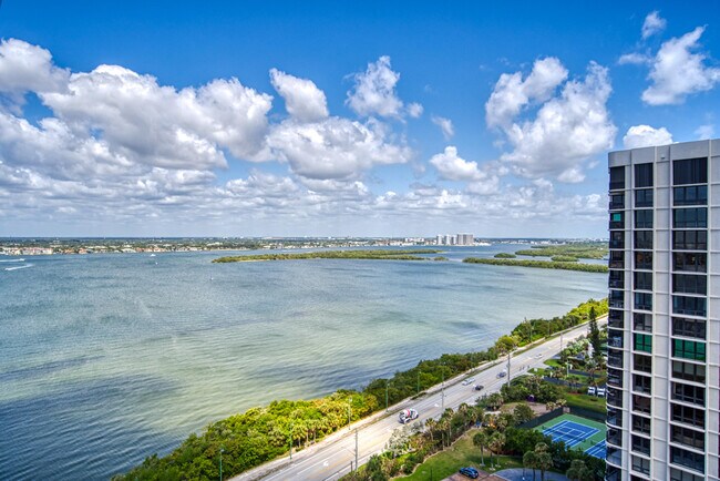 Building Photo - 5380 N Ocean Dr