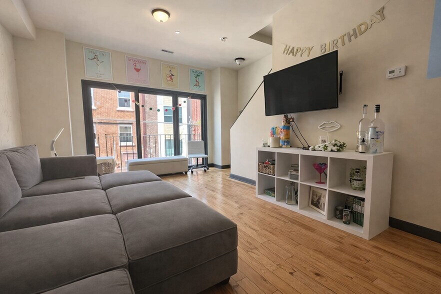 Building Photo - 1829 N Bouvier St