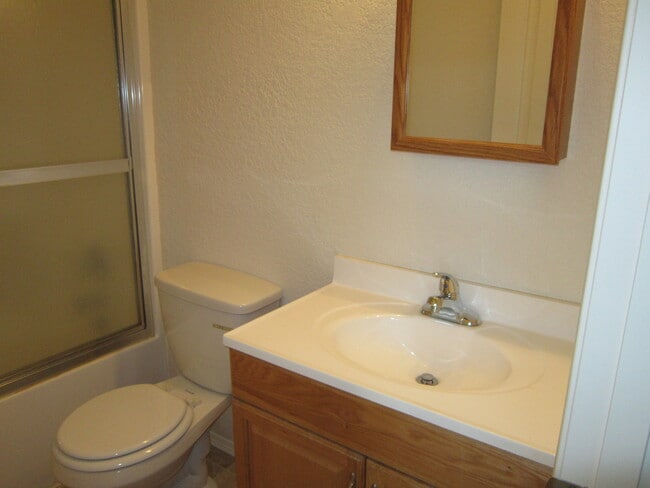 Building Photo - 1714 Lancaster Ave