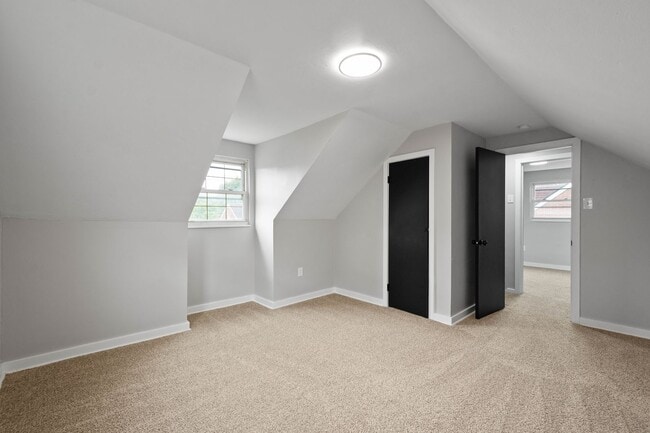 Building Photo - MOVE IN SPECIAL! SCORE HALF OFF 1ST MONTH'...