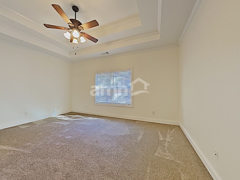 Building Photo - 263 Royal Cres Terrace