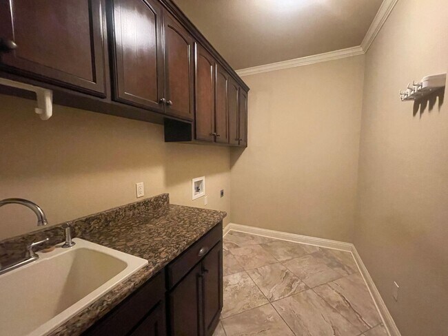 Building Photo - North Bossier Beauty in Tiburon Subdivision