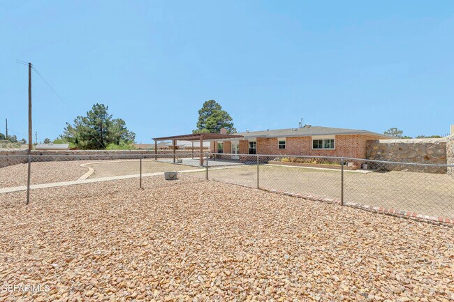 Building Photo - 7112 Ramada Dr
