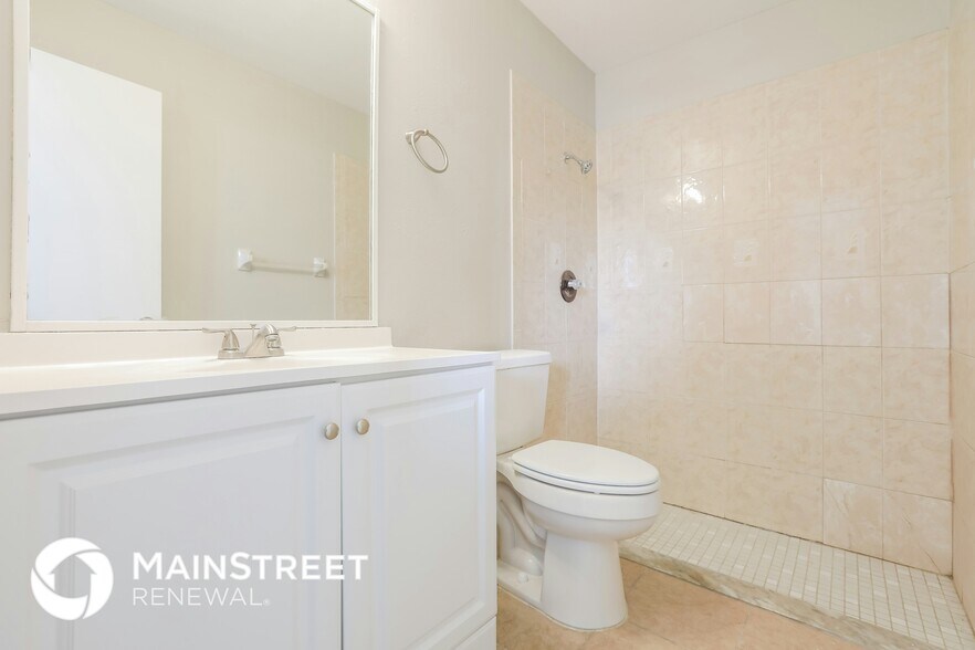 Building Photo - 7517 Lyncrest St