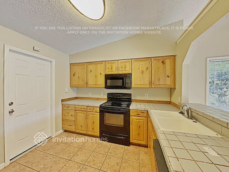 Building Photo - 1567 Naples Cir