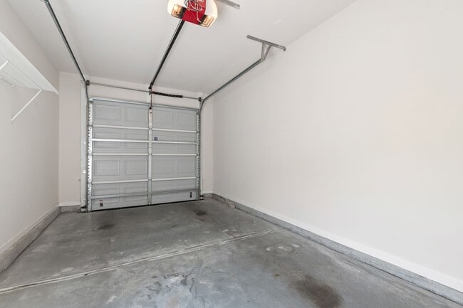 Building Photo - Stylish 4-Bedroom Townhome with Backyard O...