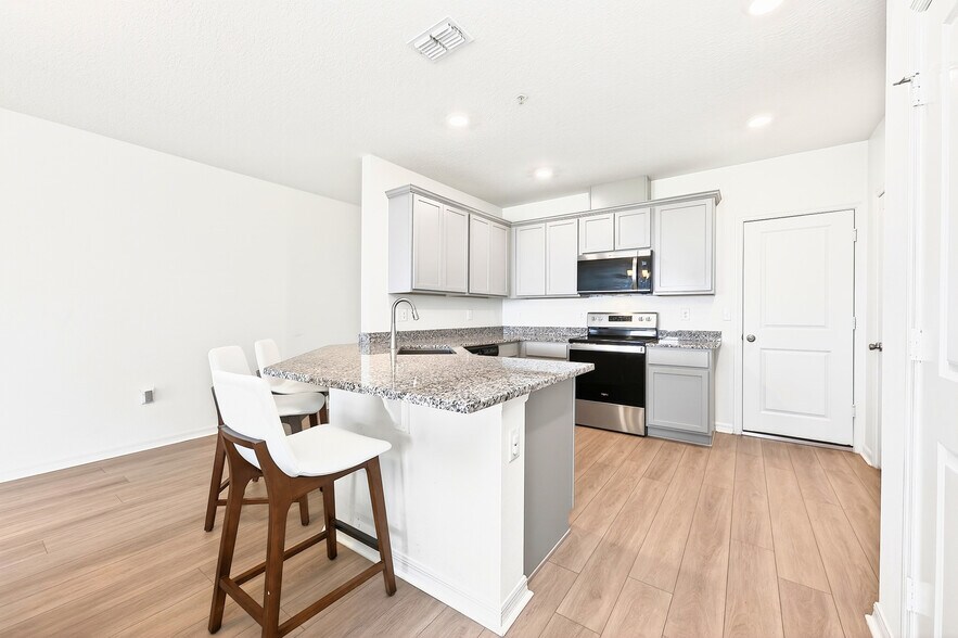 Building Photo - 2338 Carrabelle Way