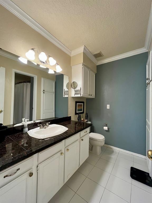 Building Photo - 3200 W Britton Rd