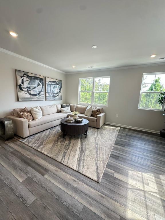 Building Photo - 3005 Honeymyrtle Ln