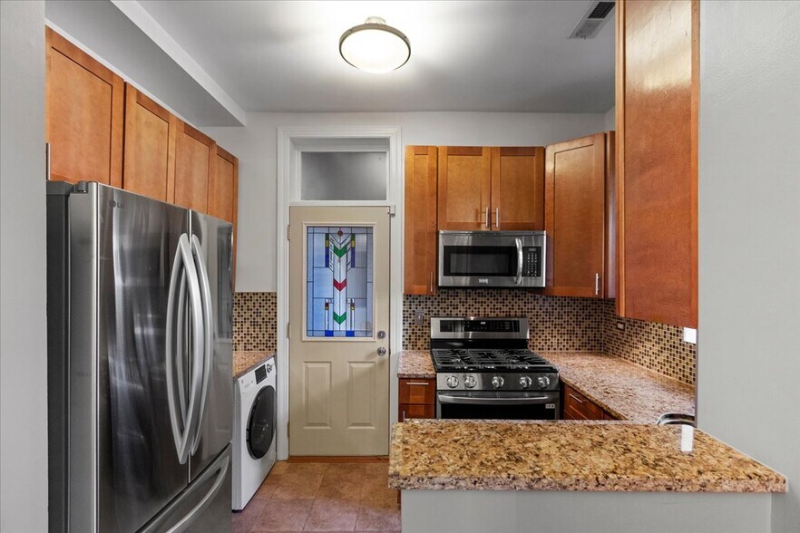 Primary Photo - 1278 W Victoria St