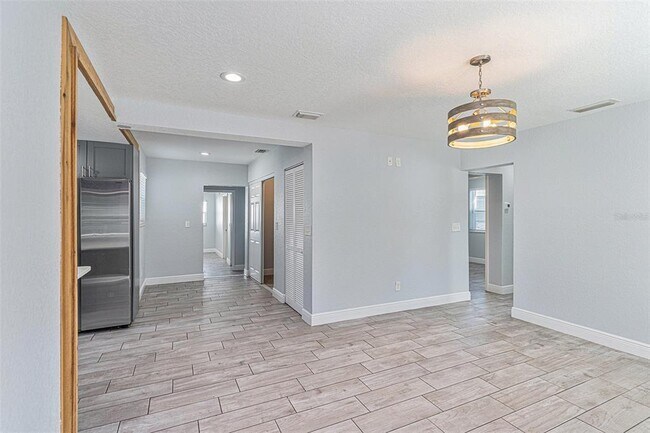 Building Photo - 3602 E 33rd Ave