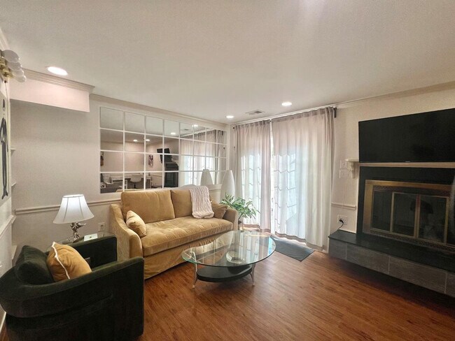 Building Photo - 2361 Hunters Square Ct