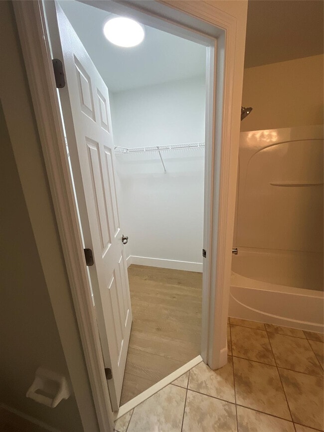 Building Photo - 5038 NW Coventry Cir