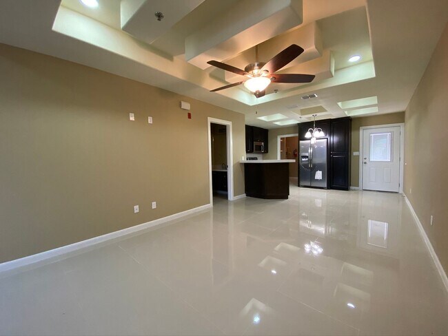 Building Photo - 3Bed/2.5 Bath Townhome, Mcallen TX