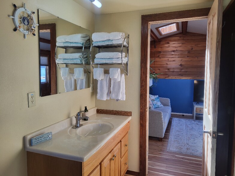 Building Photo - 7398 Birch Bay Dr