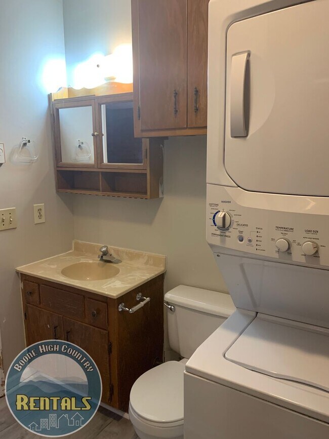 Building Photo - 182 Alpine Acres Rd