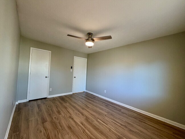 Building Photo - 1128 Southwood Dr