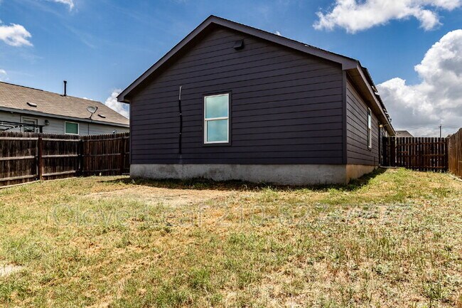 Building Photo - 547 Filibusters Trail
