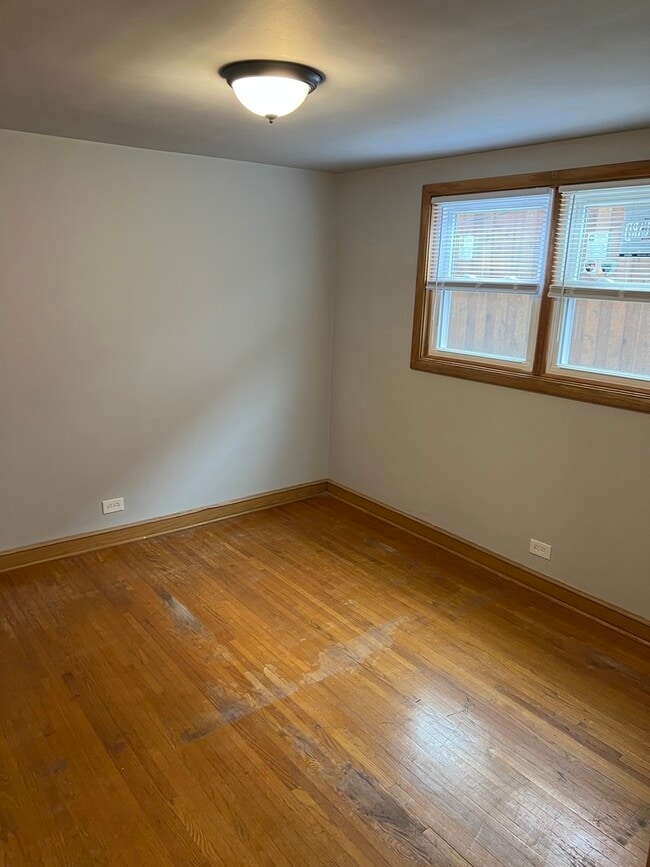 Building Photo - 4148 W 87th St