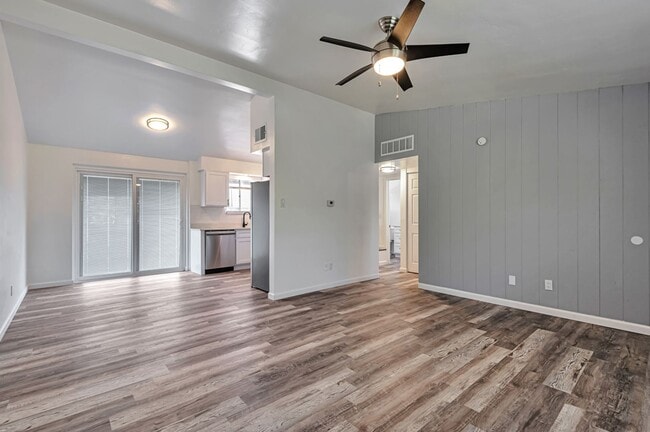 Building Photo - **First Month Free**