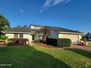 Building Photo - 633 Amberjack Dr