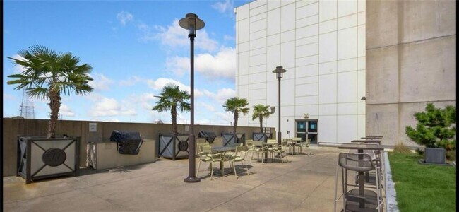 Building Photo - 1100 Howell Mill Rd NW