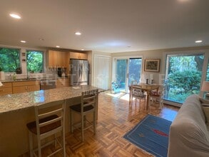 Building Photo - 27R Eliot St