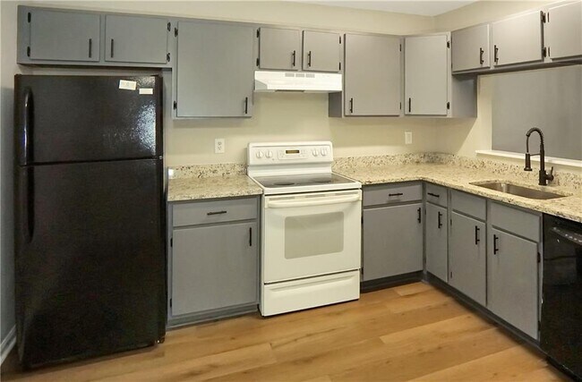 Building Photo - 5847 Trent Walk Dr
