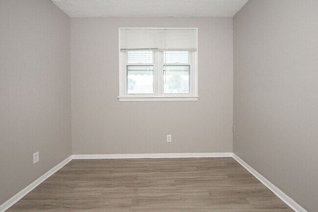 Building Photo - 4011 Dawnshire Ave