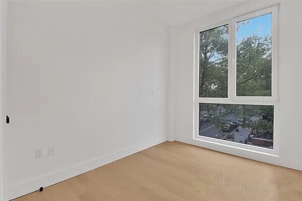 Building Photo - 426 Tompkins Ave