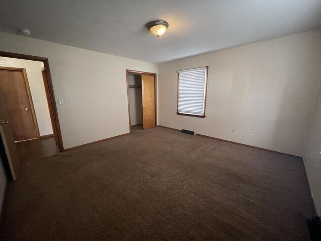 Building Photo - 1506 N Washington St