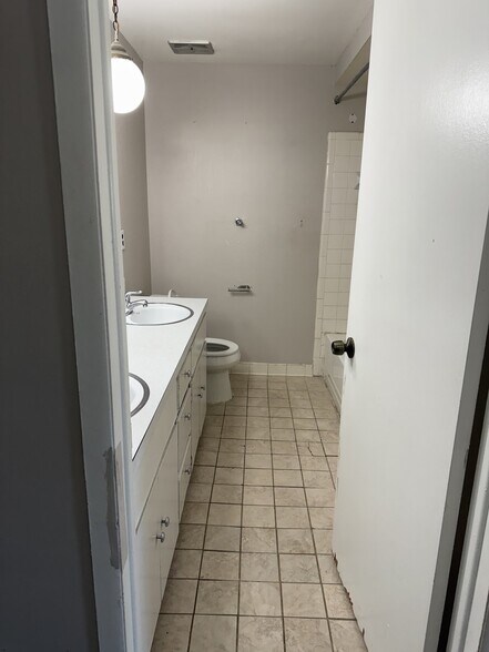 Building Photo - 38177 Jamestown Dr